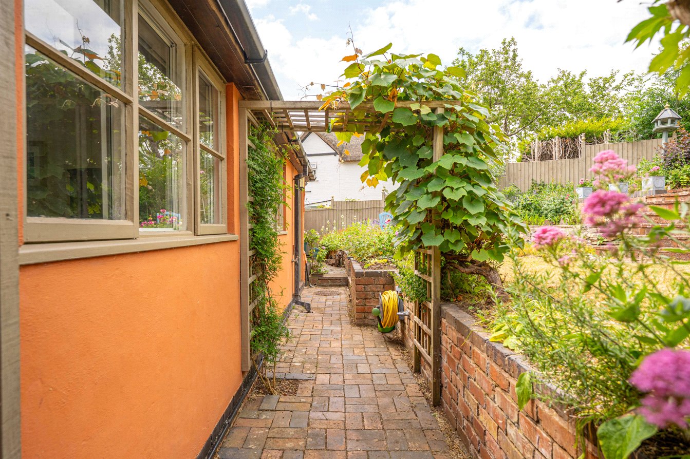 Kitchen Walkway